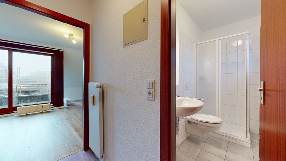 Helle 2-Zimmer-Wohnung mit Balkon und Westausrichtung – Ihr neues Zuhause wartet! - Flur