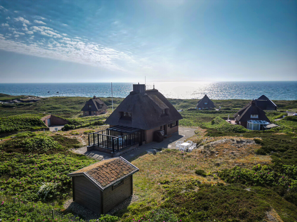 Traumhaus unter Reet mit sensationellem Meerblick - Grundstück