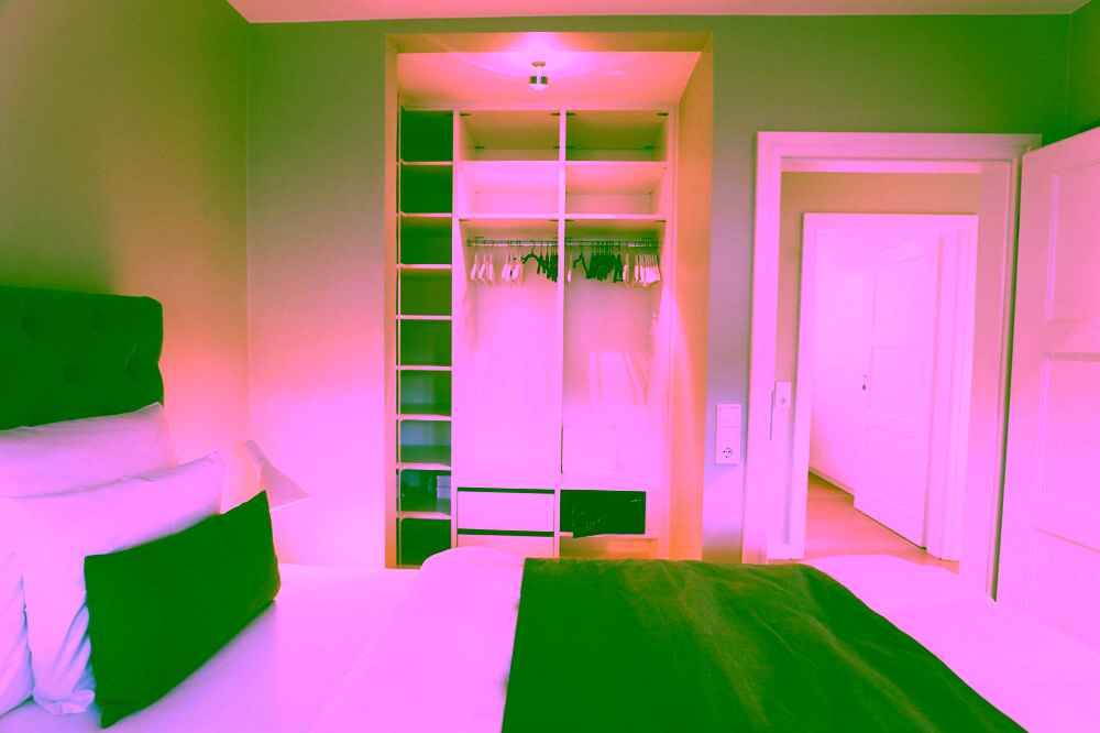 Offen gestalteter Schrank