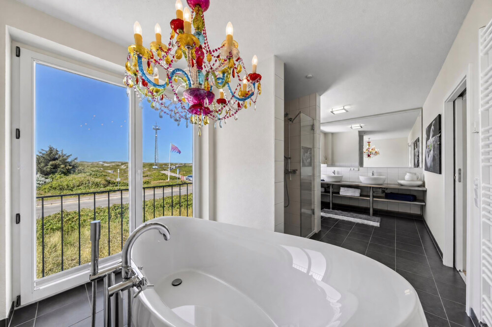 Bad mit freistehender Wanne