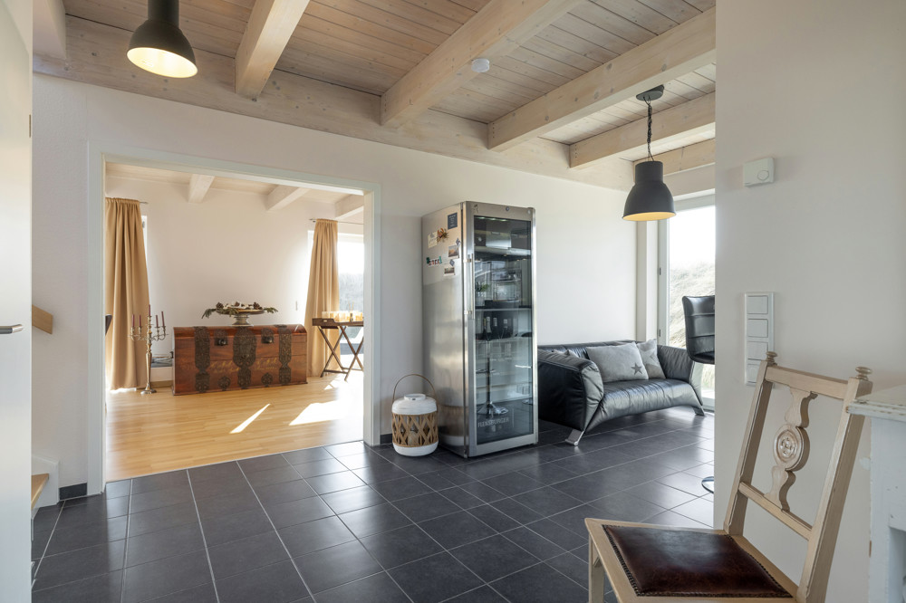 Nordisches Wohngefühl in Meeresnähe - Großer, einladender Eingangsbereich