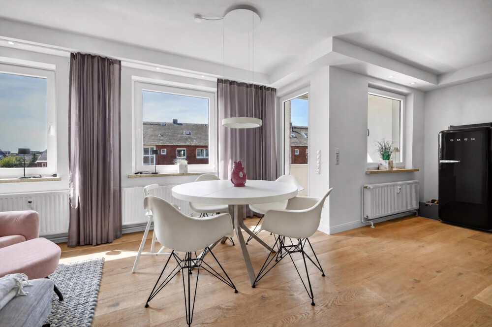 Golf am Morgen, Sonne am Abend – Hochwertig sanierte 4-Zimmer-Wohnung zwischen Golfplatz & Meer - Essecke