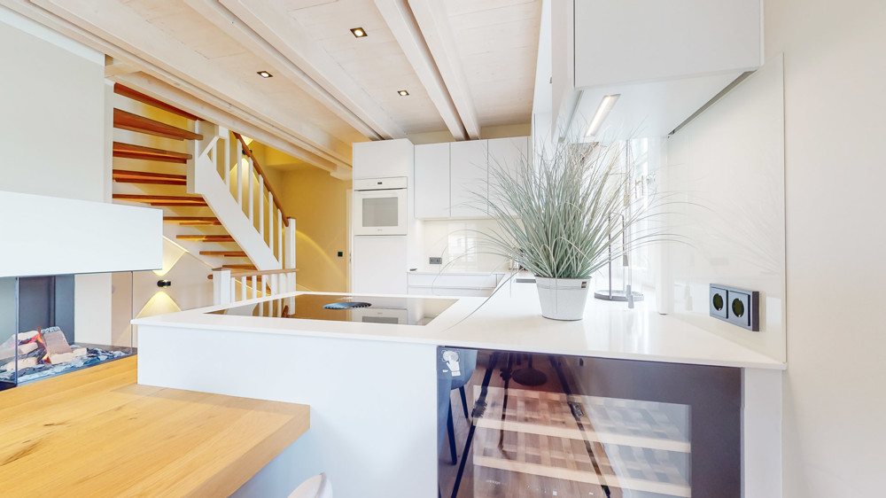 Charmante Eigentumswohnung mit Balkon - Wohnzimmer