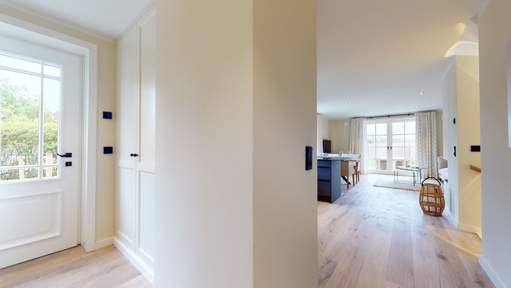 Außergewöhnliche und große Erdgeschosswohnung mit Garten im Herzen von Hörnum - Flur EG