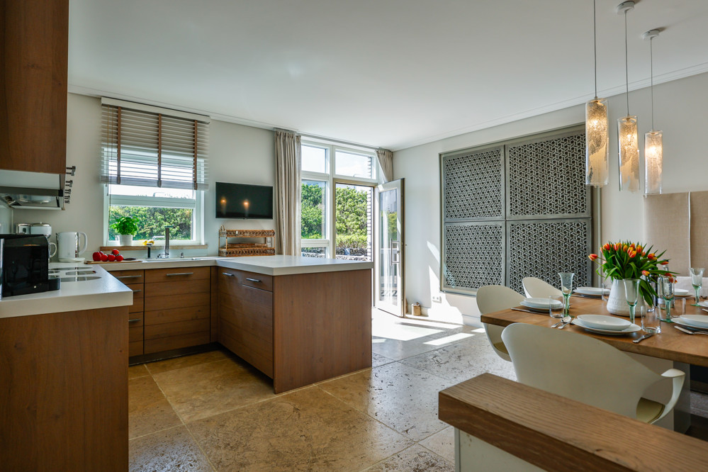 Modernes Beachhouse - neuwertig, strandnah, exklusiv! - Esszimmer mit Küche