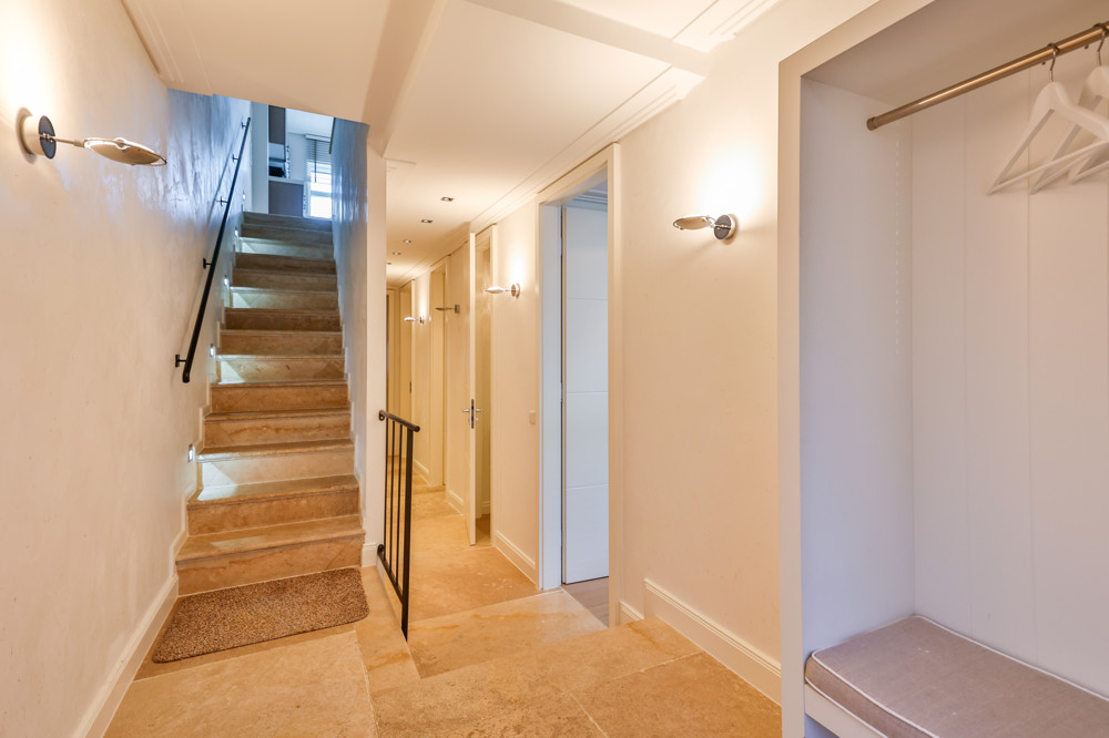 Modernes Beachhouse - neuwertig, strandnah, exklusiv! - Flur Souterrain