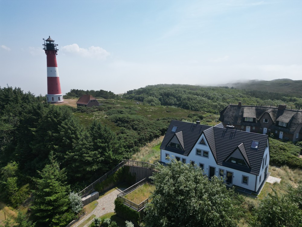 Wahrzeichen im Blick – Stilvolles Wohnen mit Nordseepanorama - DJI_0978