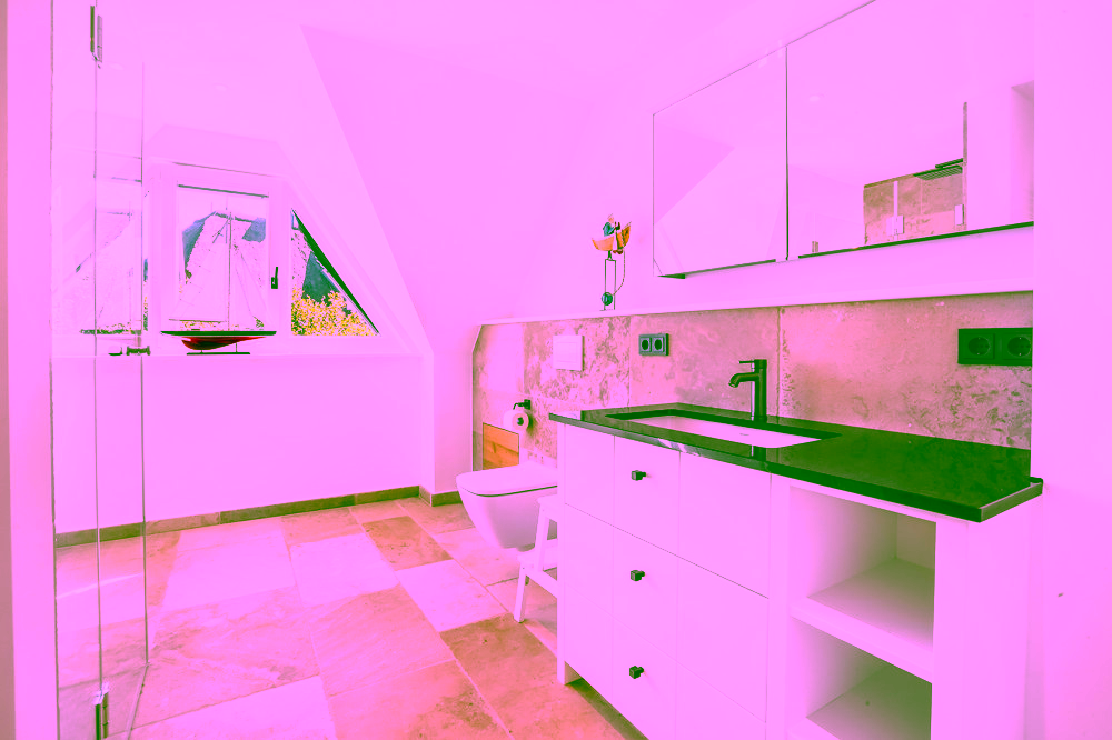 Wahrzeichen im Blick – Stilvolles Wohnen mit Nordseepanorama - Badezimmer im OG