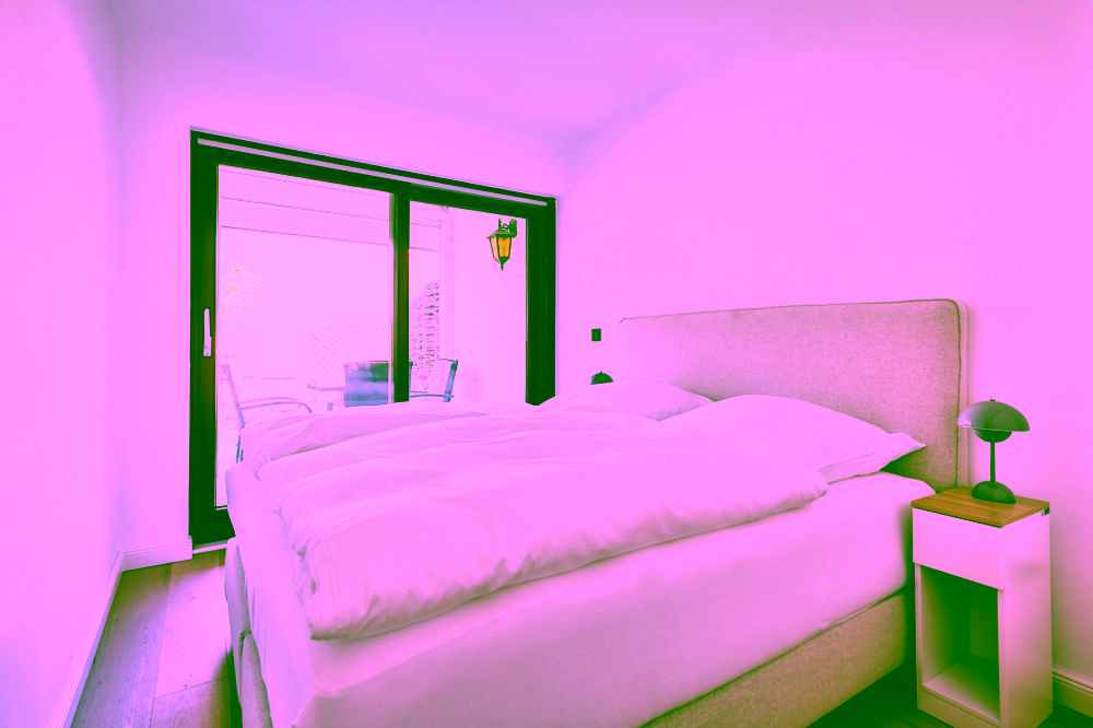 Provisionsfrei - Kernsanierte, ebenerdige Wohnung mit Terrasse - Schlafzimmer