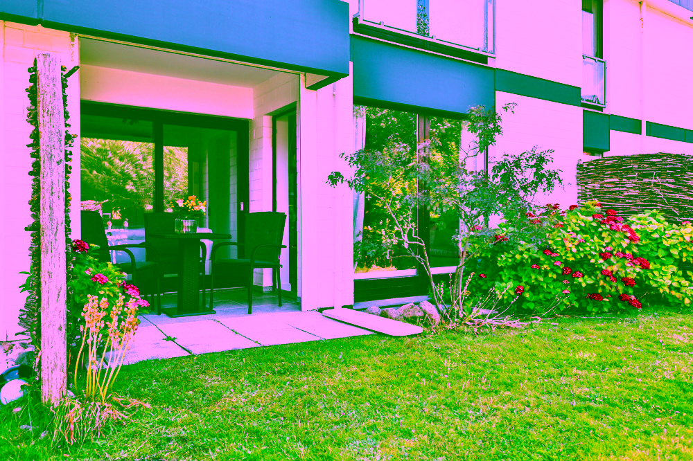 Provisionsfrei - Kernsanierte, ebenerdige Wohnung mit Terrasse - Westterrasse