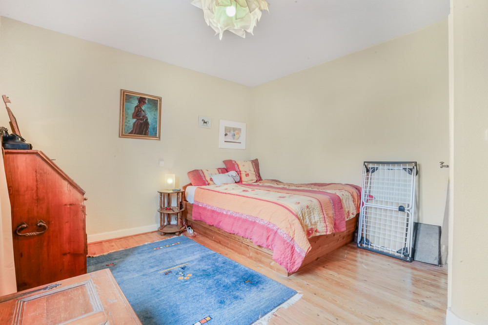 "Weiße Siedlung" - Endhaus mit Ausbaupotenzial in Strandnähe - Schlafzimmer EG