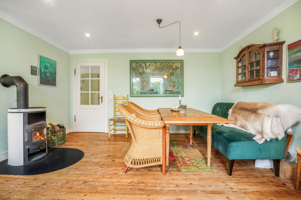 "Weiße Siedlung" - Endhaus mit Ausbaupotenzial in Strandnähe - Wohnzimmer EG