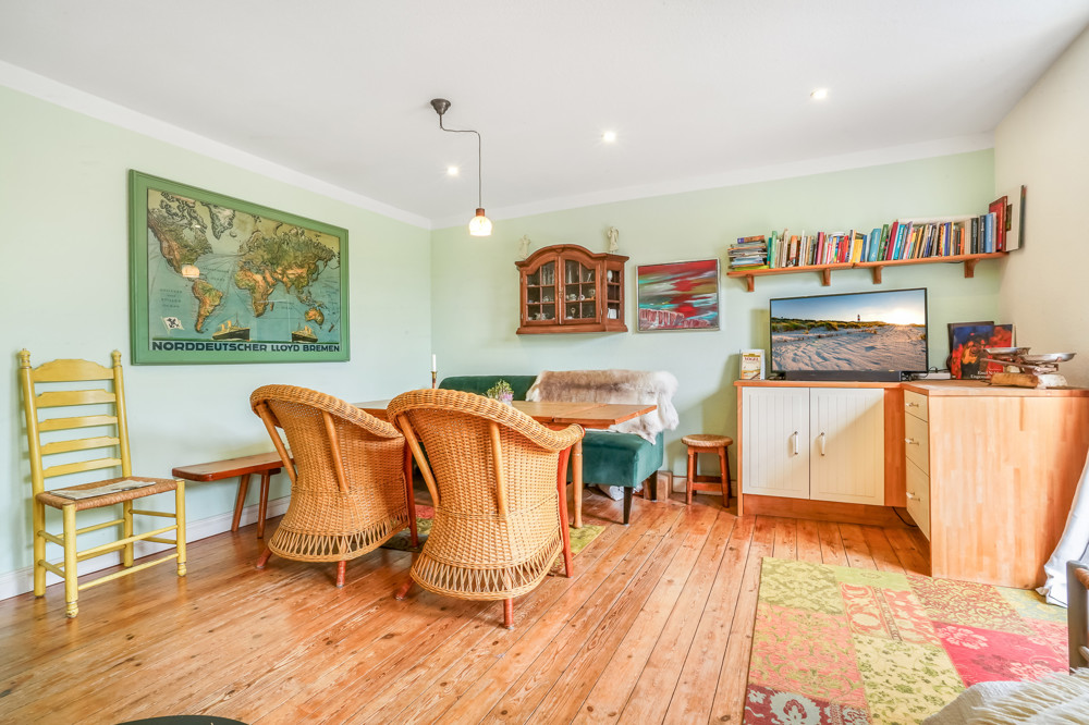 "Weiße Siedlung" - Endhaus mit Ausbaupotenzial in Strandnähe - Wohnzimmer EG