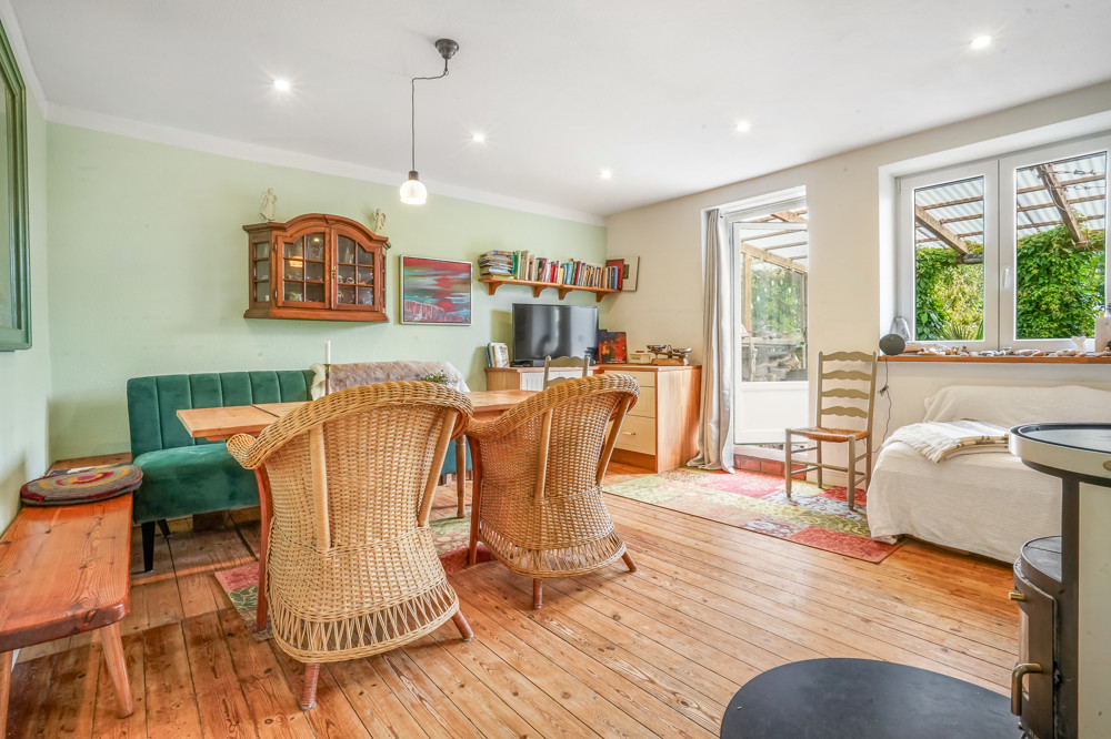 "Weiße Siedlung" - Endhaus mit Ausbaupotenzial in Strandnähe - Wohnzimmer EG