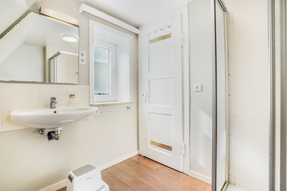 "Weiße Siedlung" - Endhaus mit Ausbaupotenzial in Strandnähe - Bild