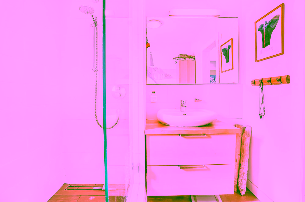 "Weiße Siedlung" - Endhaus mit Ausbaupotenzial in Strandnähe - Bad im EG