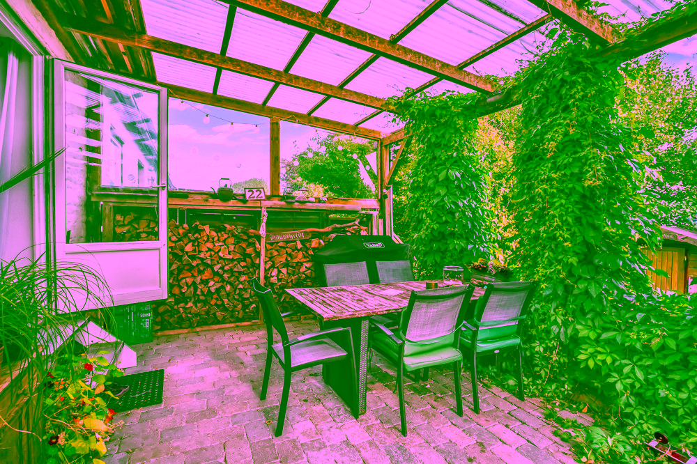 "Weiße Siedlung" - Endhaus mit Ausbaupotenzial in Strandnähe - Überdachte Südterrasse