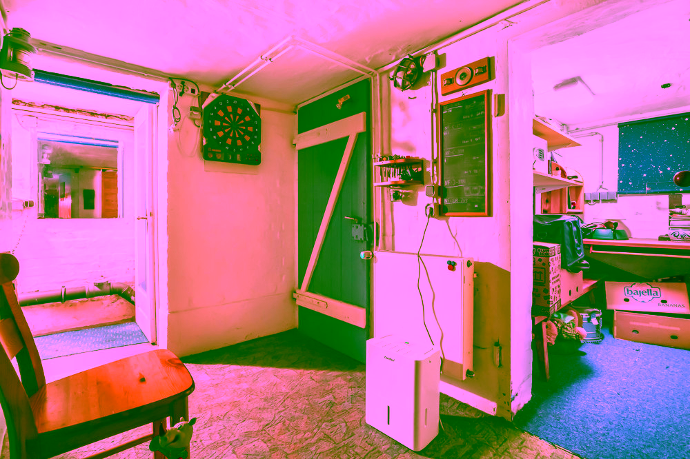 "Weiße Siedlung" - Endhaus mit Ausbaupotenzial in Strandnähe - Souterrain