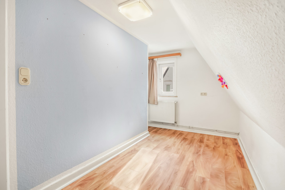 "Weiße Siedlung" - Endhaus mit Ausbaupotenzial in Strandnähe - Kinderzimmer im OG