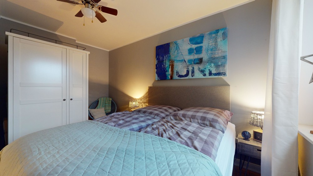 Großzügige Wohnung direkt am Badestrand - Schlafzimmer 1