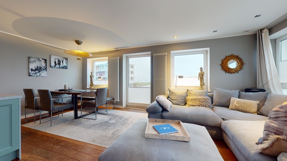 Großzügige Wohnung direkt am Badestrand - Wohnzimmer & Esszimmer