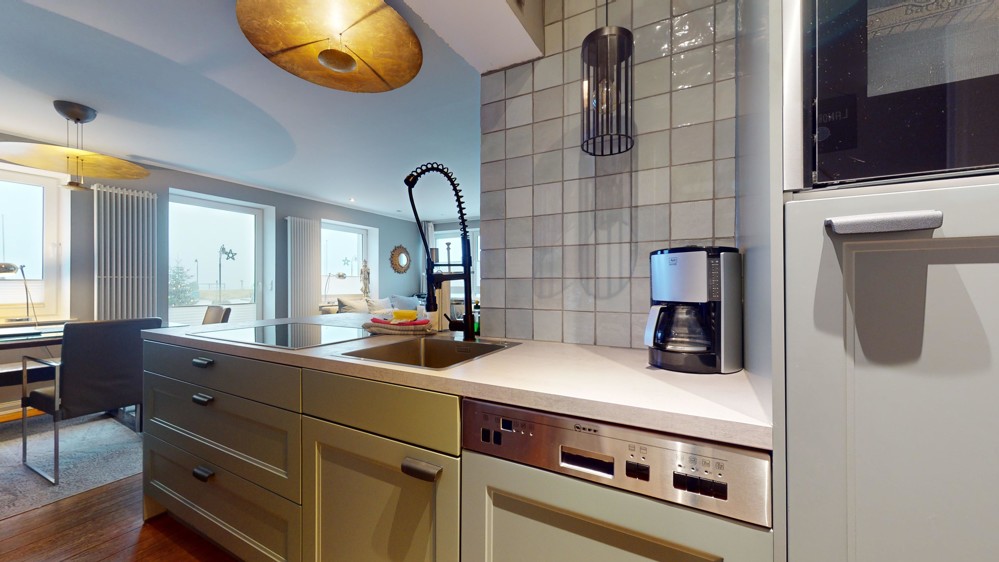 Großzügige Wohnung direkt am Badestrand - Küchenzeile