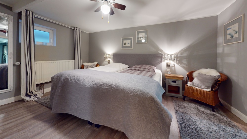 Großzügige Wohnung direkt am Badestrand - Zimmer Souterrain