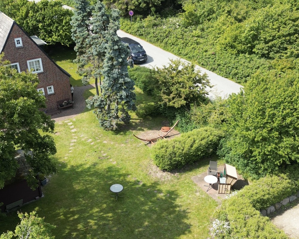 Provisionsfrei: Exklusives Neubau-Einzelhaus mit Ferienvermietungsgenehmigung - Grundstück mit Altbestand