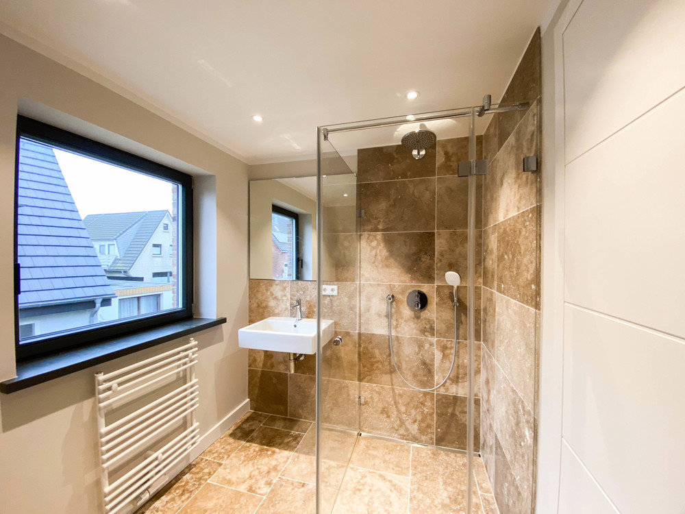 Hochwertige Neubauwohnung in strandnaher Lage mit Südbalkon - Badezimmer