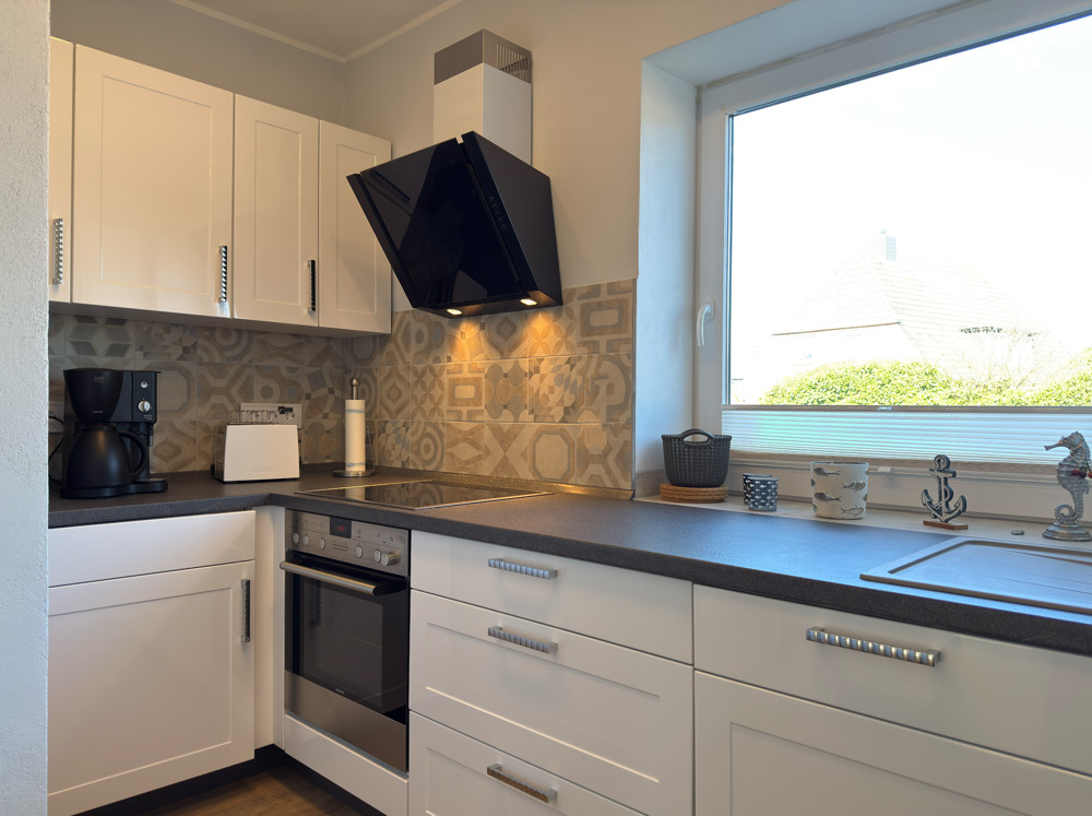 Hörnumer Rarität - Rotklinker Doppelhaushälfte mit Blick auf die Dünen - modernisierte Küche