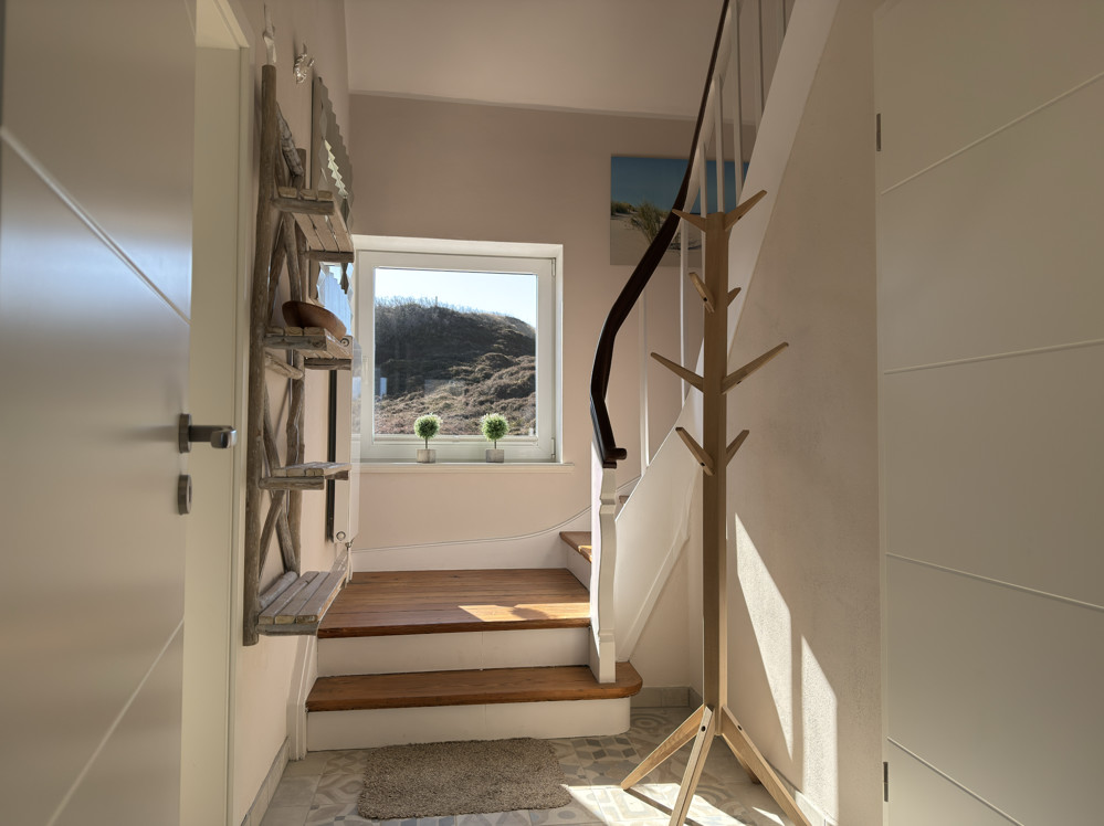 Hörnumer Rarität - Rotklinker Doppelhaushälfte mit Blick auf die Dünen - Treppenhaus