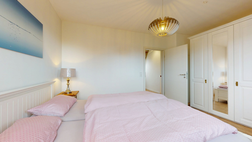 Hörnumer Rarität - Rotklinker Doppelhaushälfte mit Blick auf die Dünen - 1. Schlafzimmer