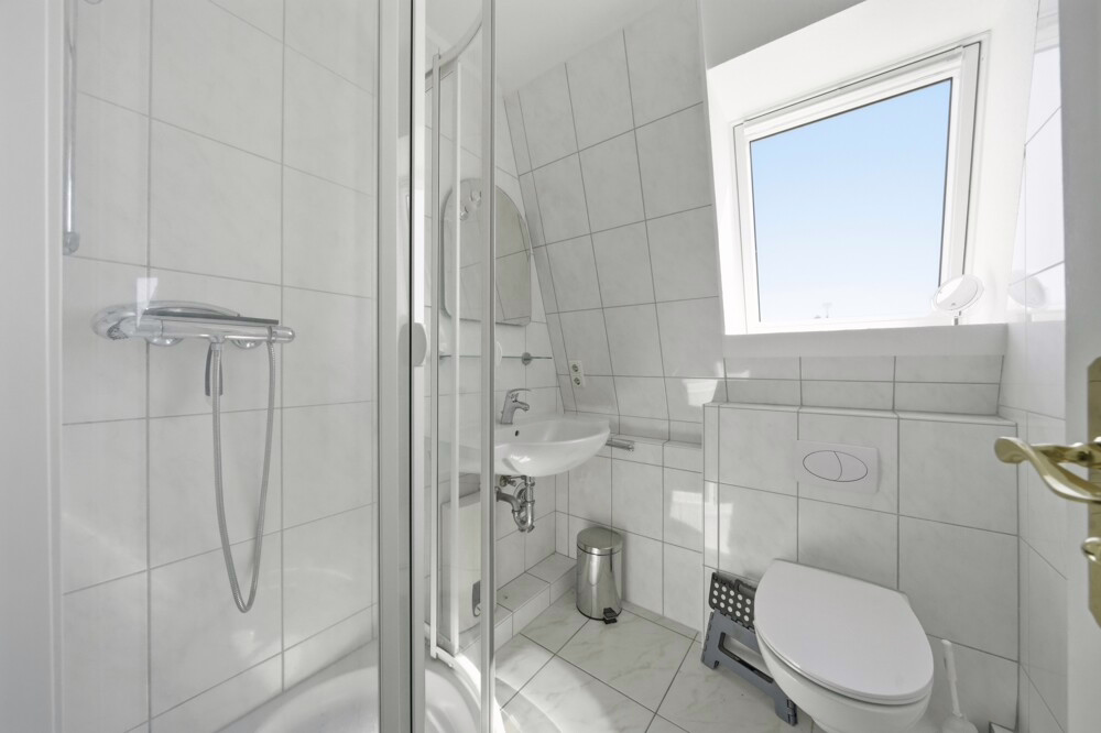 Helle 2-Zimmer-Wohnung mit Balkon in Südausrichtung – Ihr neues Zuhause wartet - Badezimmer